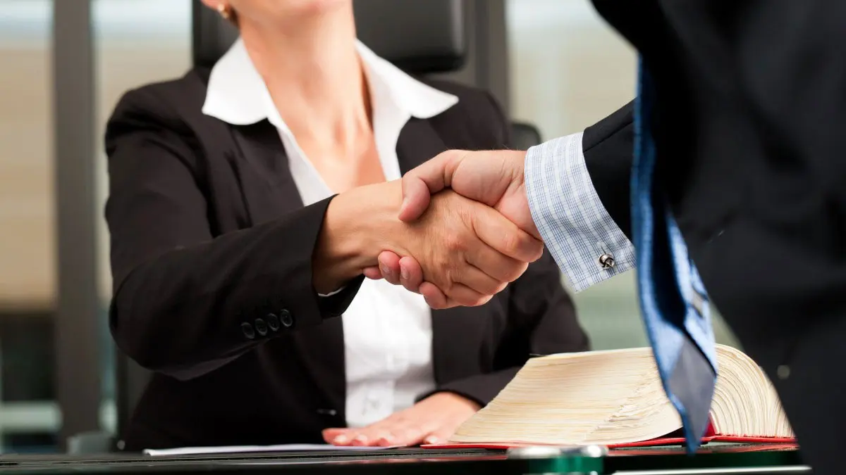requisitos para hacer un contrato de trabajo a un extranjero